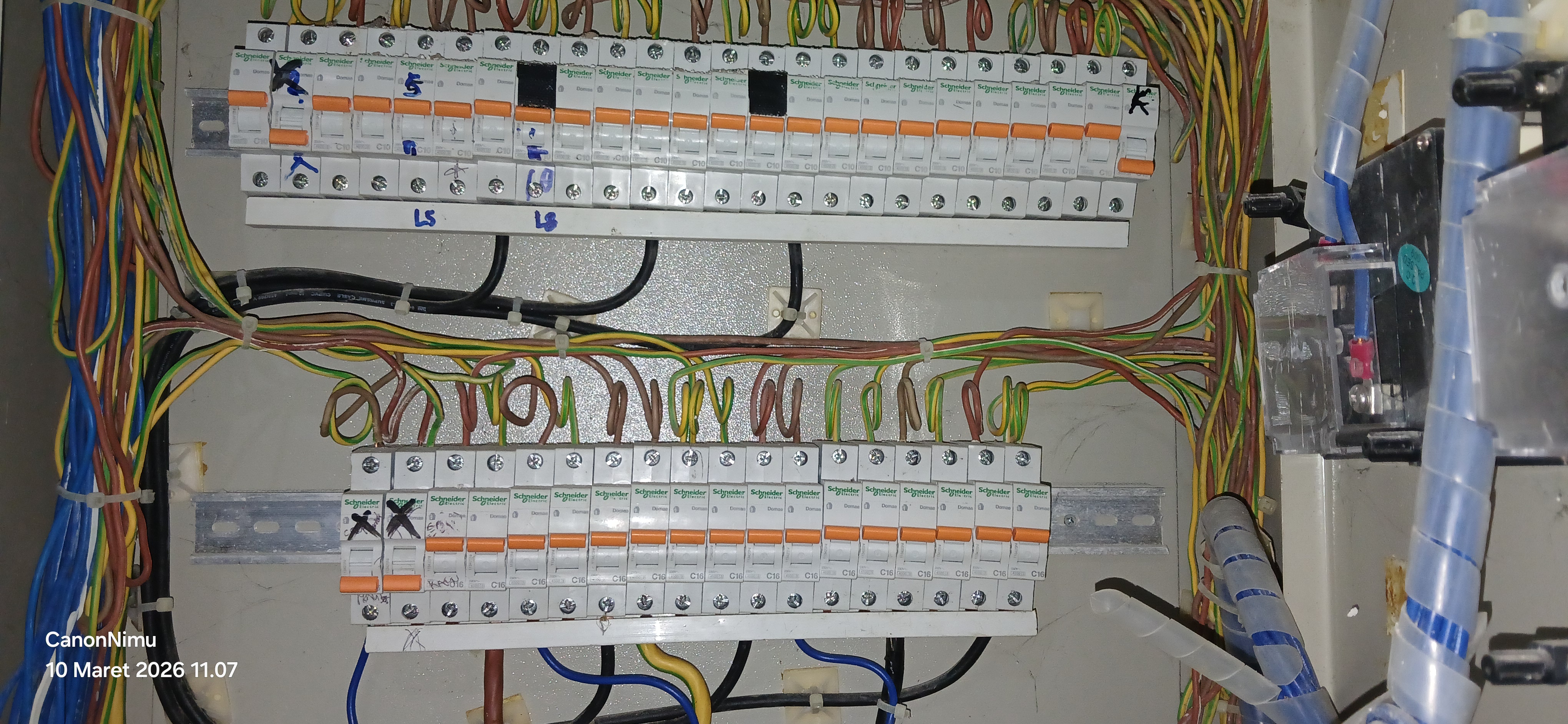 Dokumentasi MCB C16 Schneider