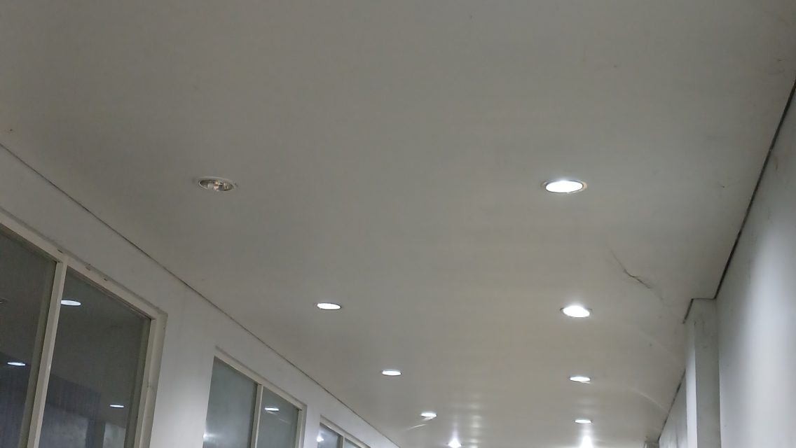 Dokumentasi Perbaikan Jaringan Listrik untuk Penerangan Lampu Tangga dan ruang belakang Aula LEO Lantai 2